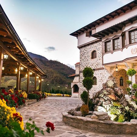 The House Of The Miyaks Hotel Rostusa Bagian luar foto