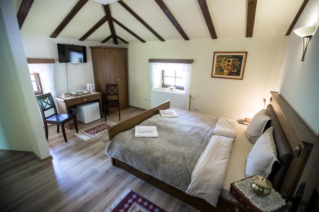 The House Of The Miyaks Hotel Rostusa Bagian luar foto