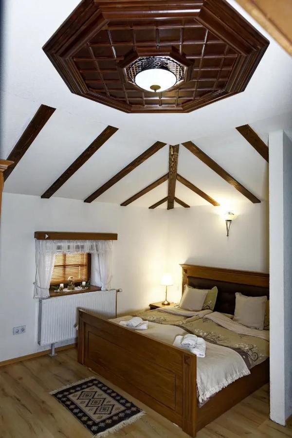 The House Of The Miyaks Hotel Rostusa Bagian luar foto