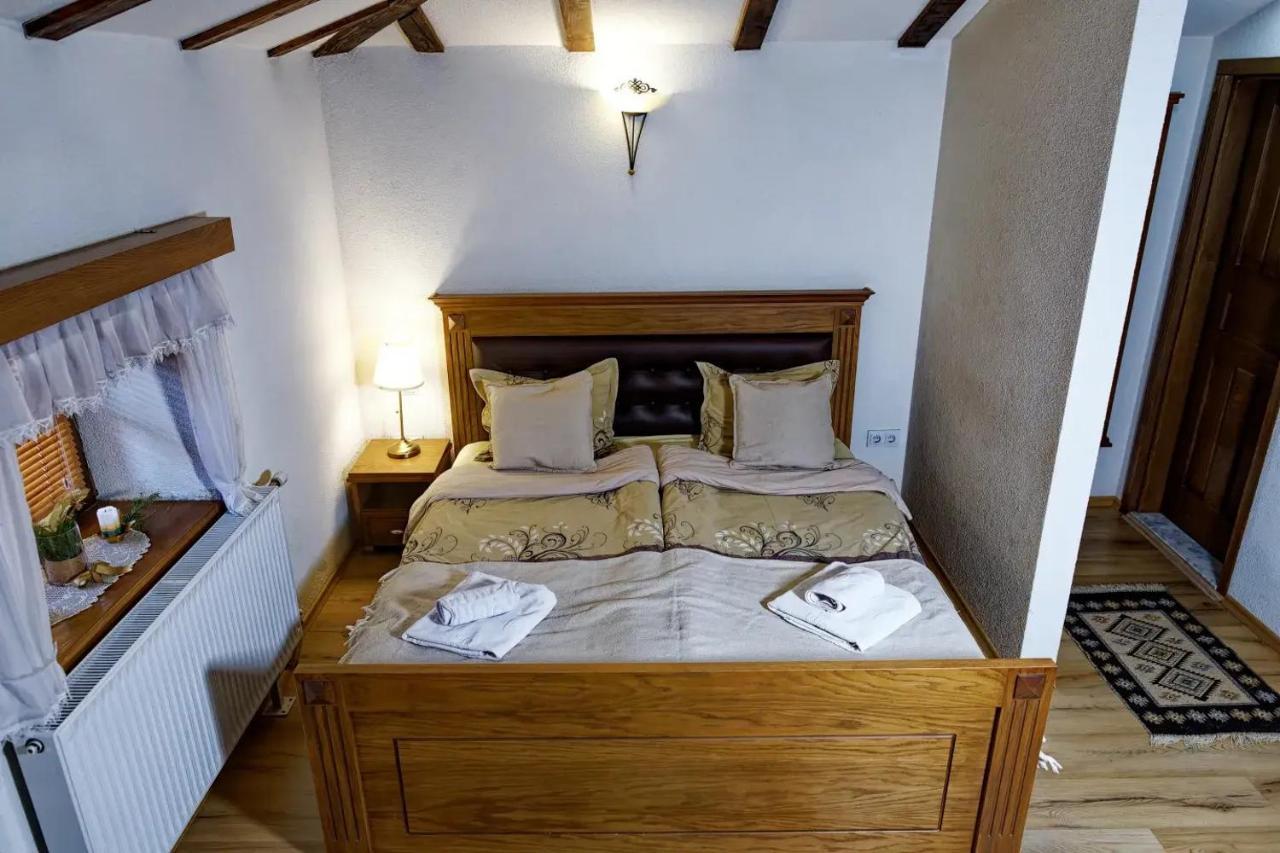 The House Of The Miyaks Hotel Rostusa Bagian luar foto