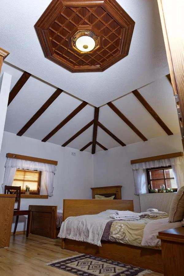 The House Of The Miyaks Hotel Rostusa Bagian luar foto