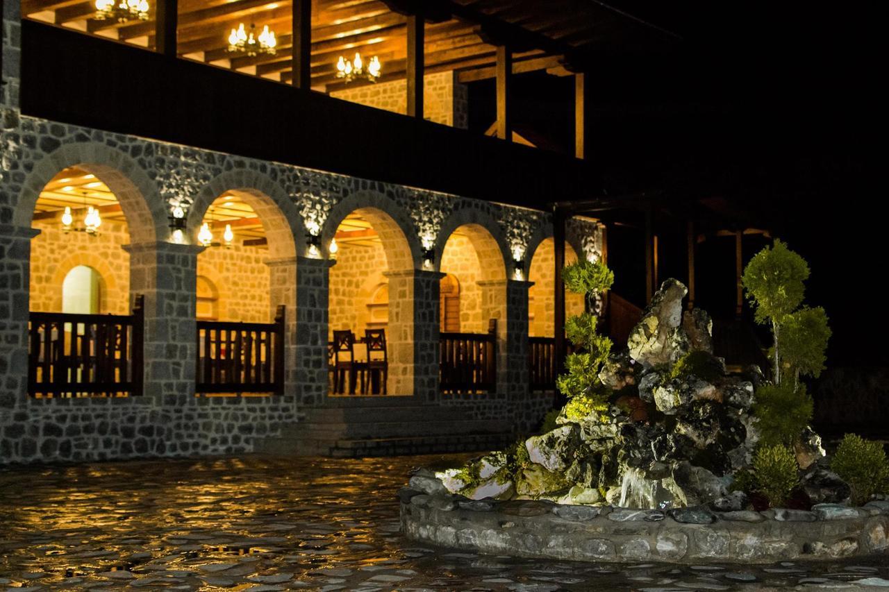The House Of The Miyaks Hotel Rostusa Bagian luar foto