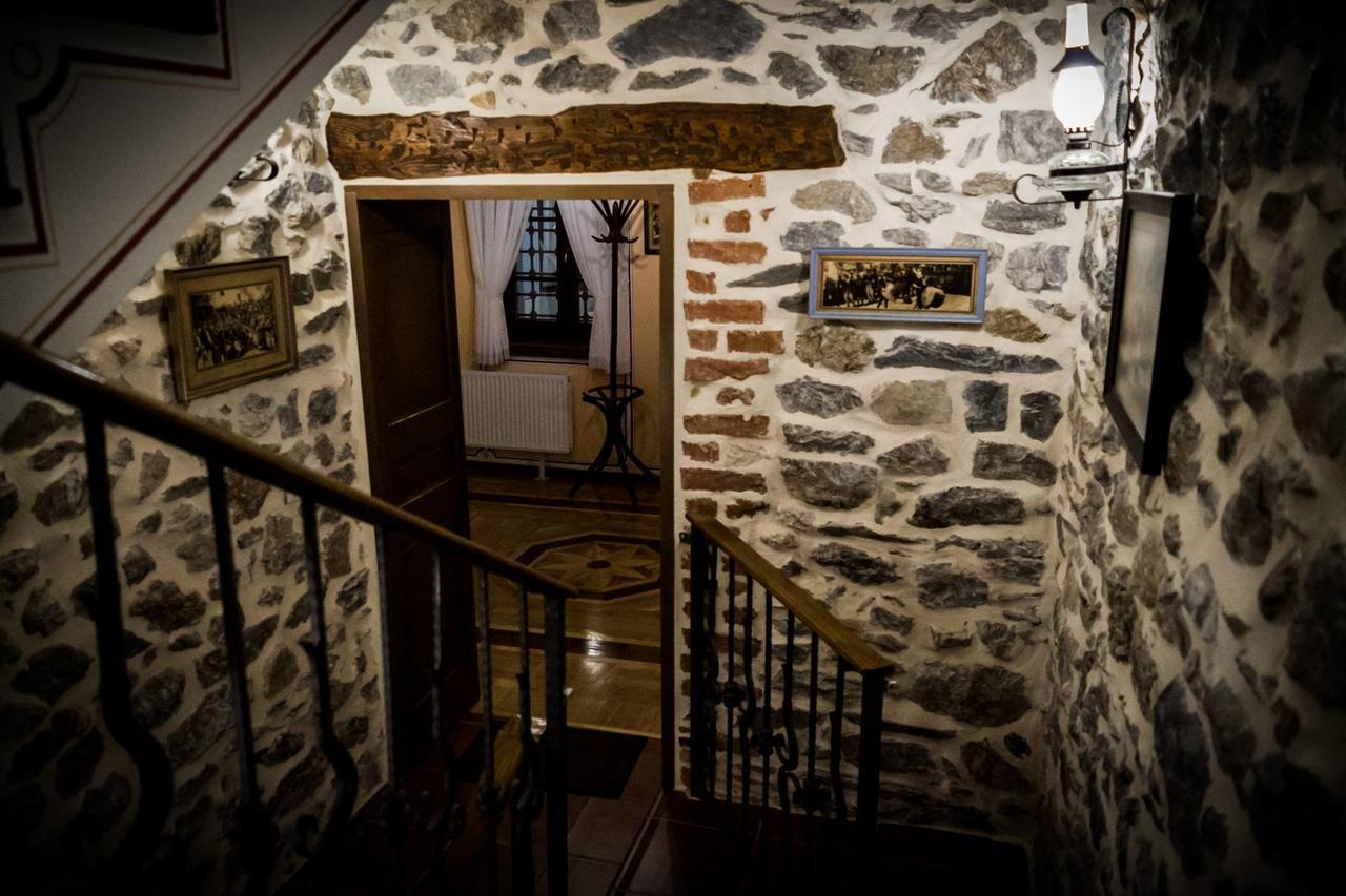 The House Of The Miyaks Hotel Rostusa Bagian luar foto