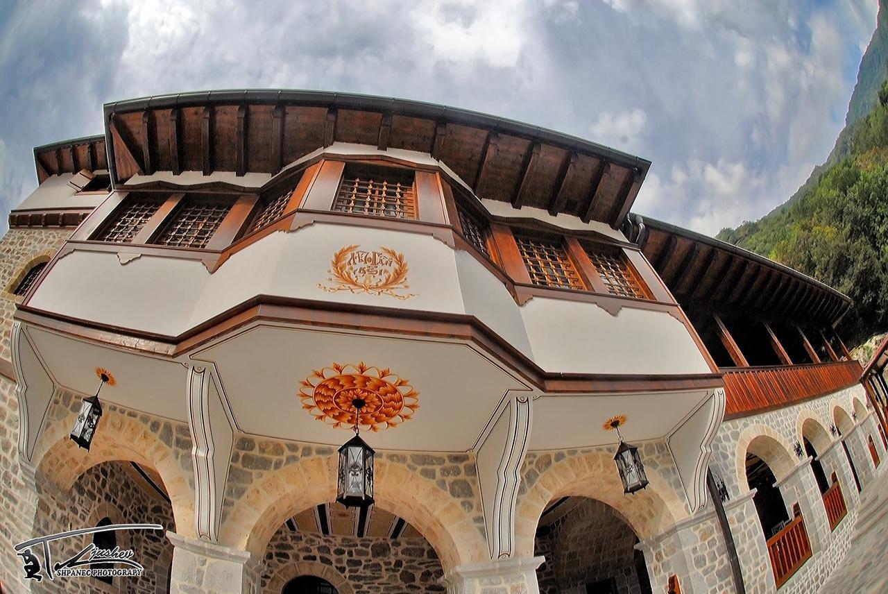 The House Of The Miyaks Hotel Rostusa Bagian luar foto