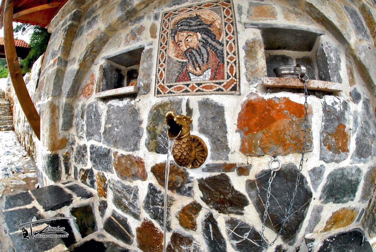 The House Of The Miyaks Hotel Rostusa Bagian luar foto
